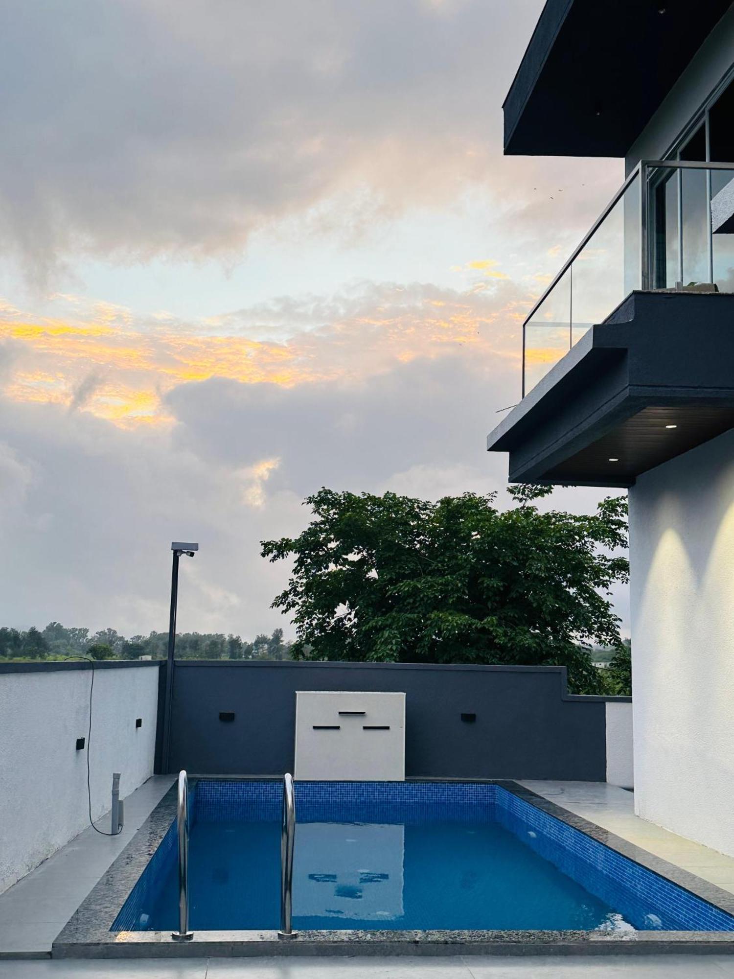 Sara Villa Lonavala Exterior photo